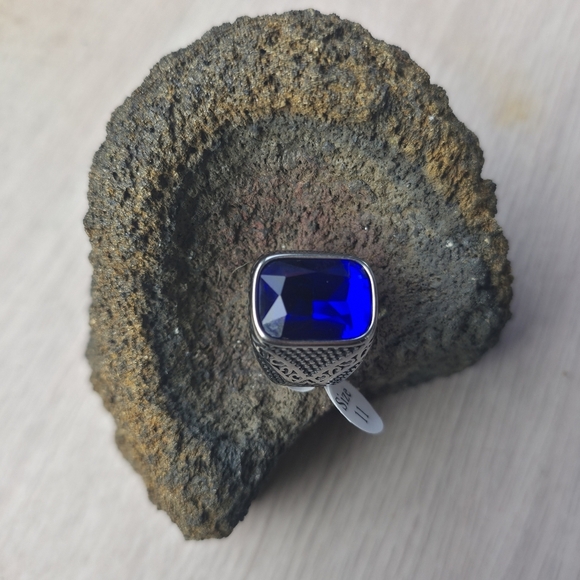 New Stainless Steel Men's Ring With Cubic Zirconia Stone Size 11 - Picture 6 of 8